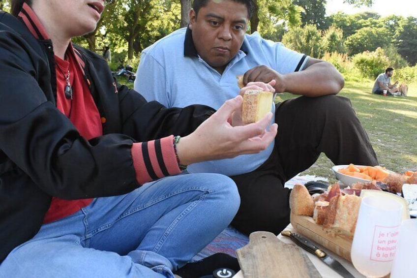 Private Picnic around a lake in Paris by a French chef