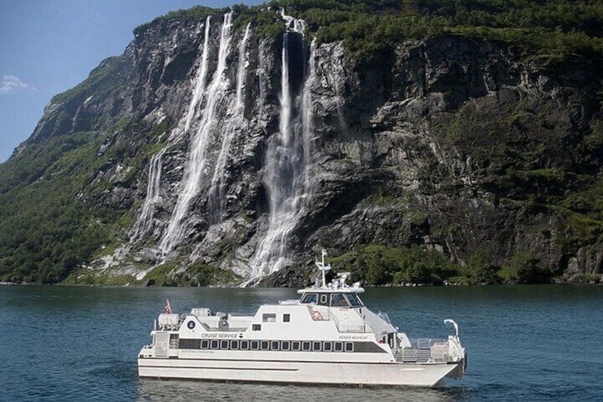 MS Keiser Wilhelm in the Geiranger Fjord