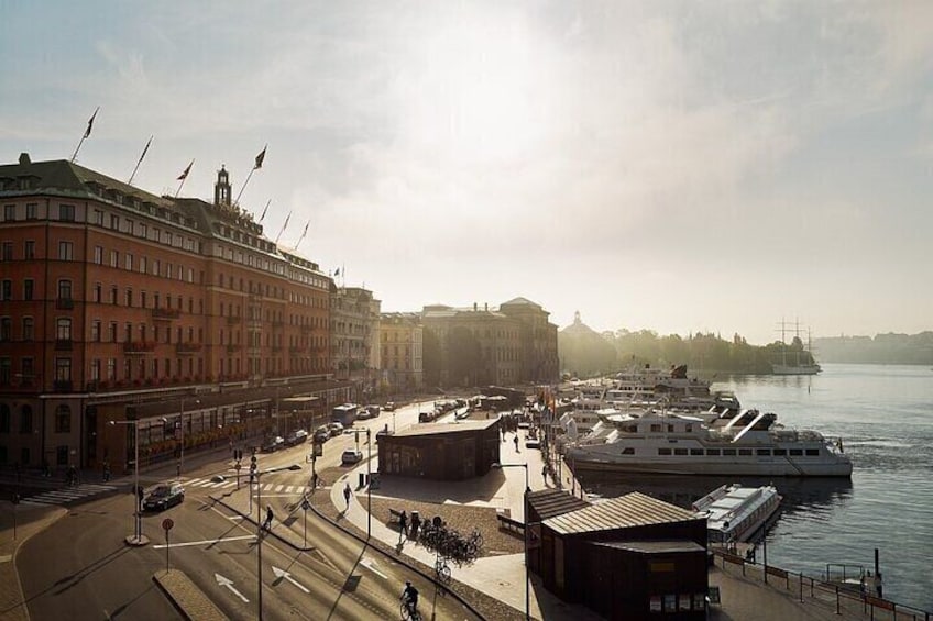 Stockholm: Must-See attractions Private Walking Tour with a Guide