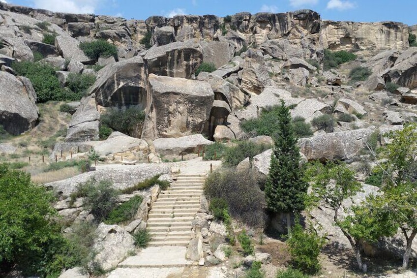 Baku: Gobustan, Mud Volcano, Fire Temple & Burning Mountain