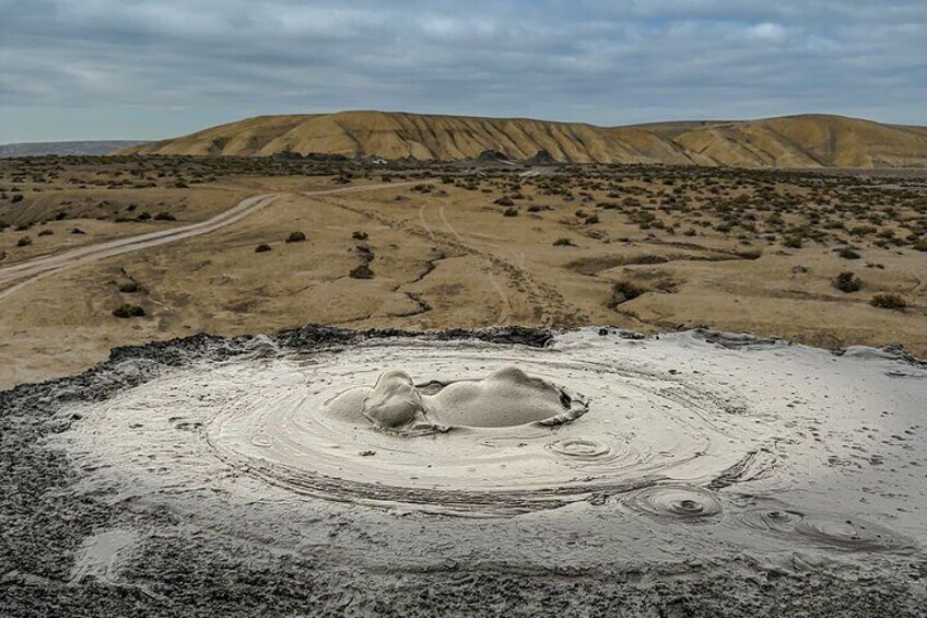 Baku: Gobustan, Mud Volcano, Fire Temple & Burning Mountain