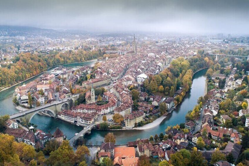 Highlights and Hidden Games Walking Tour in Bern