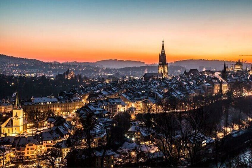 Highlights and Hidden Games Walking Tour in Bern