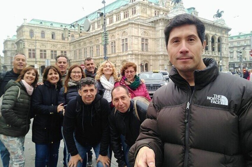 Vienna : Highlights Waliking Tour With A Tour Guide