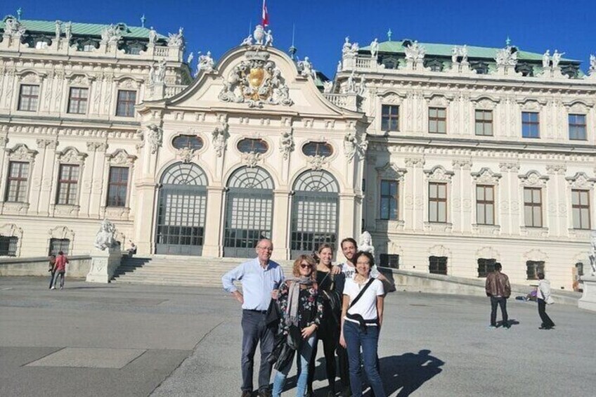 Vienna : Highlights Waliking Tour With A Tour Guide