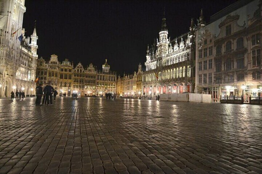 Brussels : Must-See Private Walking Tour with a Guide