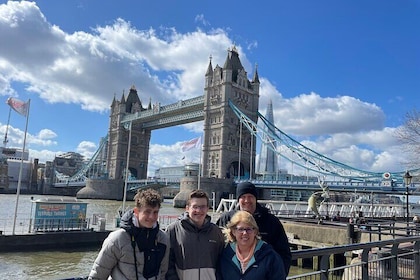 London Airport Stopover Tours by Pro Private Guide in London Taxi