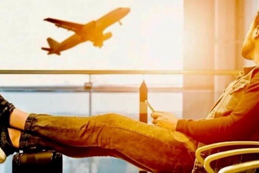 Why waste spare time between flights?
Let us meet you at the the airport terminal and visit London or surrounding area and get you back in time for the next flight!