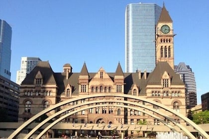 Toronto Must-See Attractions Walking Tour With A Guide