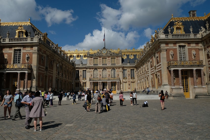 Last Entry: Small Group Versailles Tour After the Crowds 