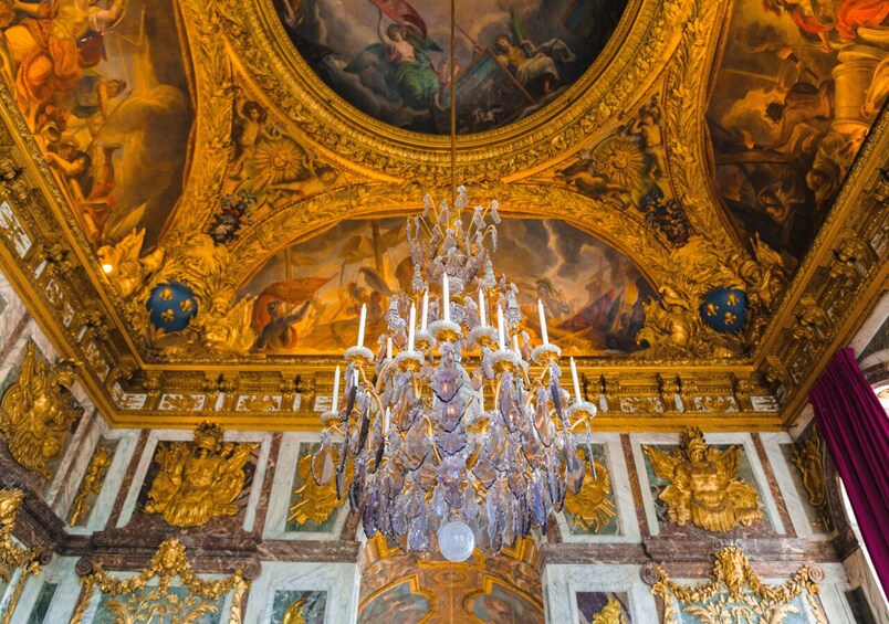 Small Group Paris to Versailles Day Trip with Garden Stroll