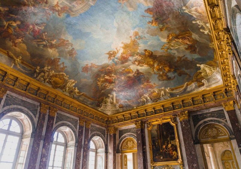 Small Group Paris to Versailles Day Trip with Garden Stroll