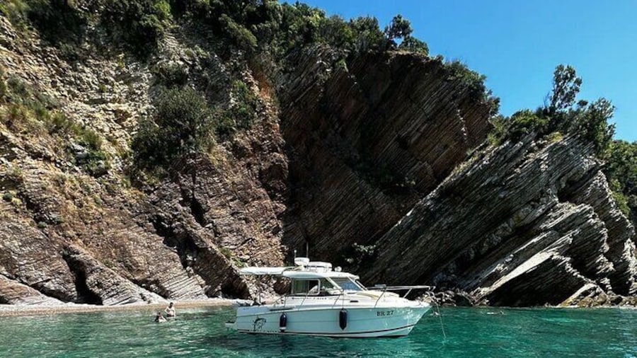 Rent a boat in Marina Bar Montenegro