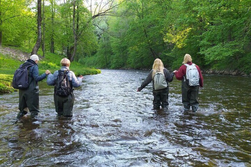 When the water is below 18 C we will provide you with waders