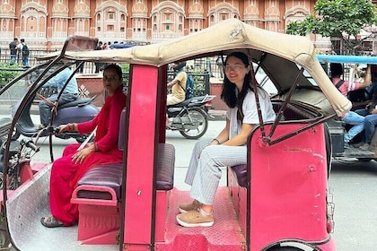 Jaipur City Tour by Women-Driven E-Rickshaw
