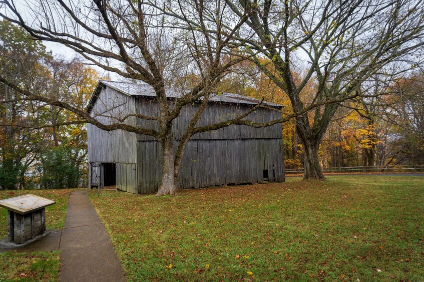 Natchez Trace Parkway: Self-Guided Driving Audio Tour