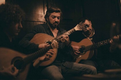 Lisbon: Fado Night with Dinner in a Traditional Fado House