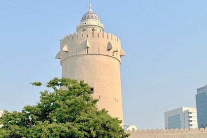 Private Tour of Qasr Al-Hosn and House of Artisans