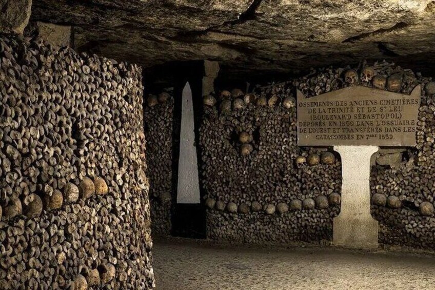 Paris Catacombs Tour with an Audio Guide