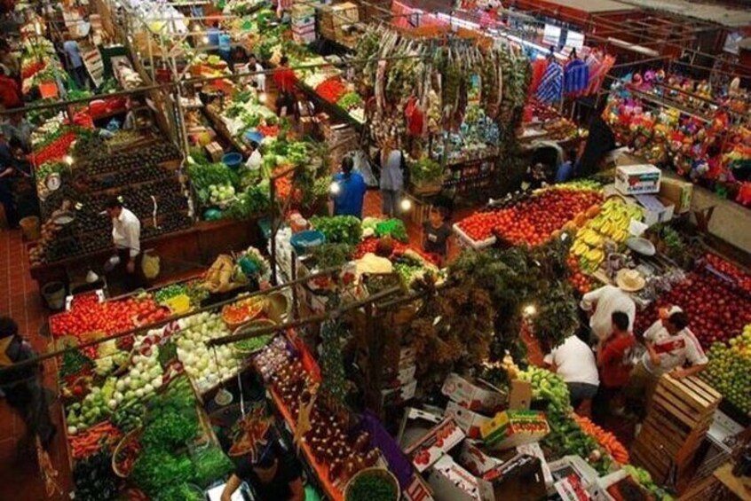 Street Food Tour in  Guadalajara with a Local Guide