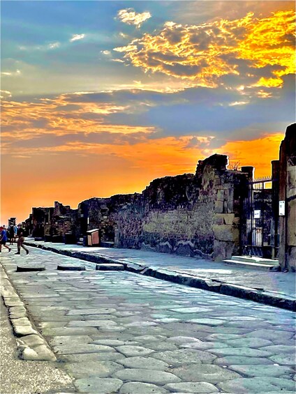 Picture 3 for Activity Pompeii sunset tour