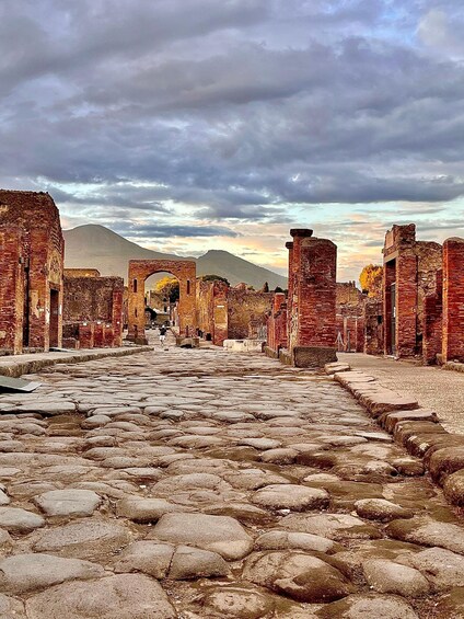 Picture 1 for Activity Pompeii sunset tour