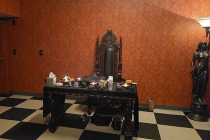Experience Authentic Salem Séance with Entry Pass