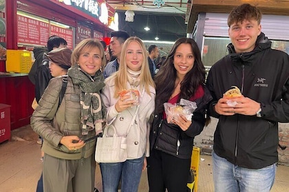 Night Market Tour in Beijing with an English Guide