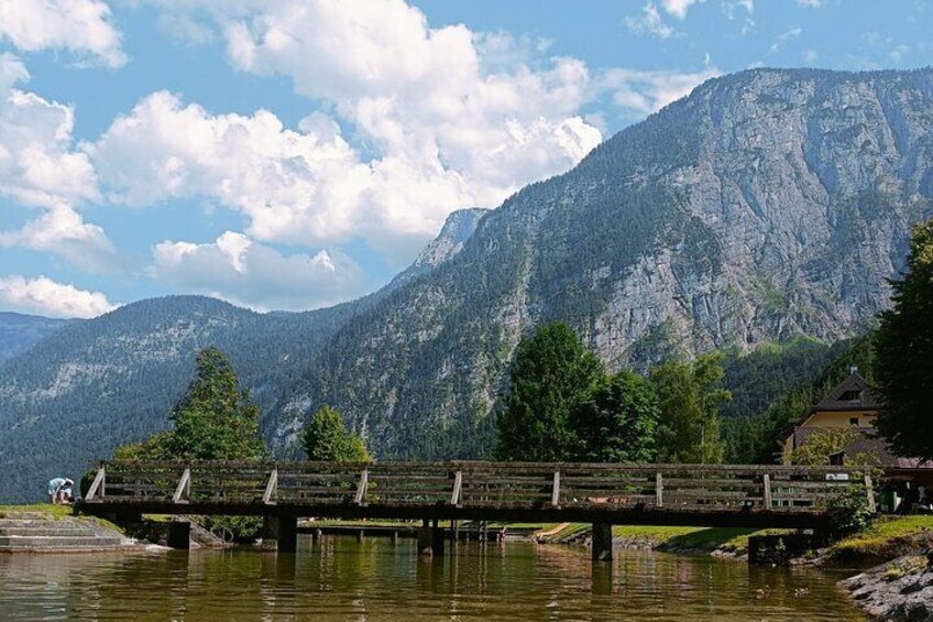 Day Tour on Hallstatt and St Gilgen from Vienna with SkyWalk