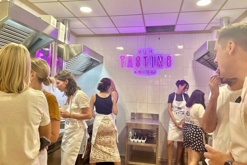 Alicante Paella Cooking Class, Tapas, Drinks and Marketplace