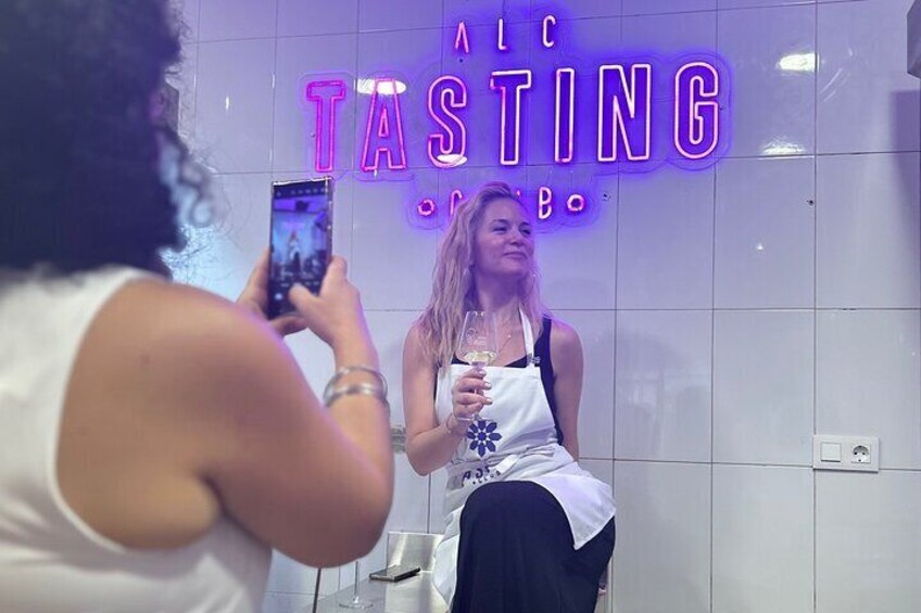 Alicante Paella Cooking Class, Tapas, Drinks and Marketplace
