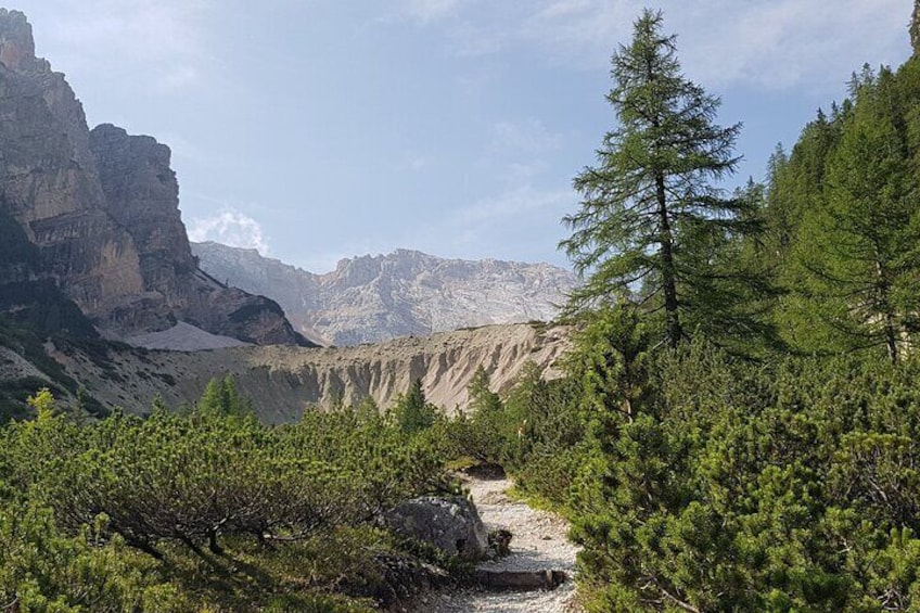 Daily trekking in the Dolomites in the Fanes area