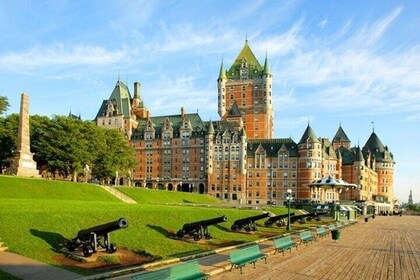 Quebec Private Custom Walking Tour with a Local Guide