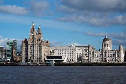 Liverpool Uncovered: 2 Hours Tailored Private Walking Expedition