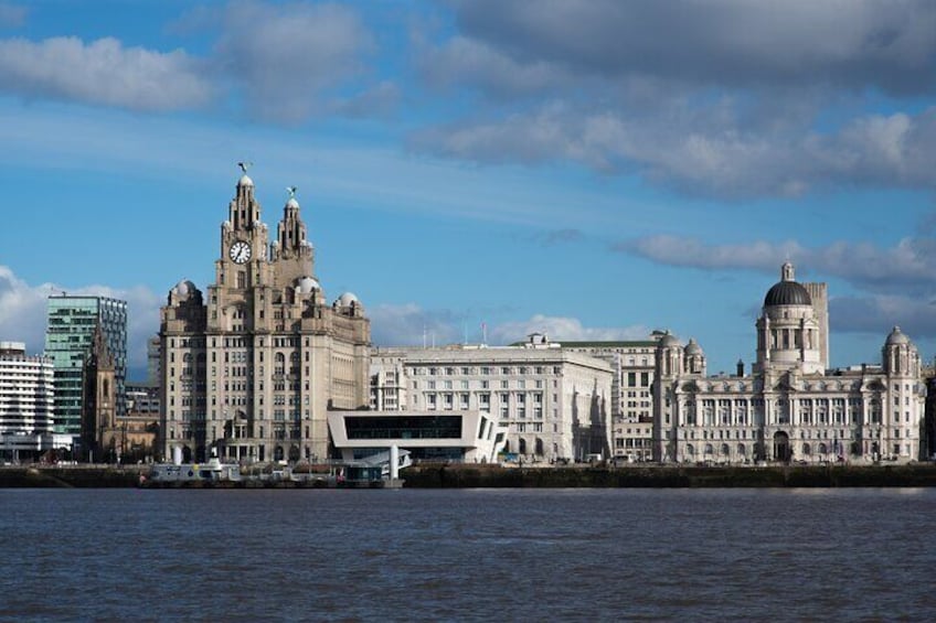 Liverpool Uncovered: 2 Hours Tailored Private Walking Expedition