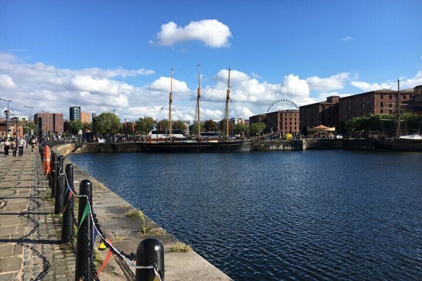 Liverpool Uncovered: 2 Hours Tailored Private Walking Expedition