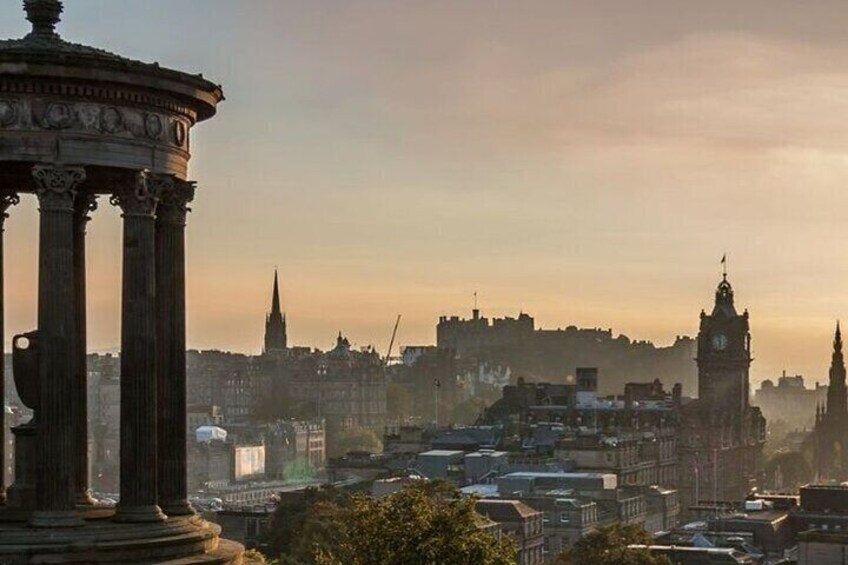 Edinburgh : Must-See Attractions Private Walking Tour
