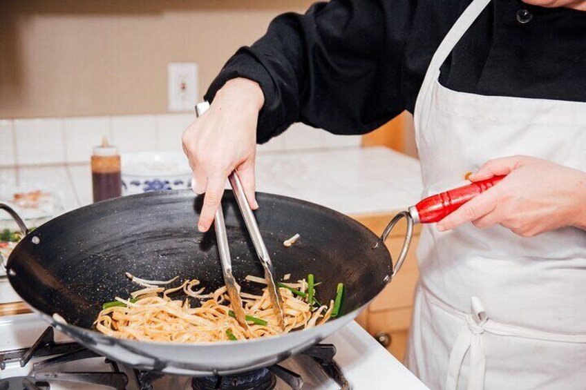 Make Epic Pad Thai With Local Chef in Minneapolis