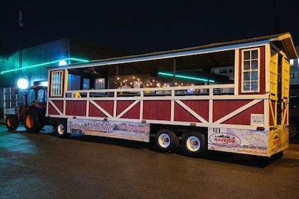 Night-Time Hayride Sightseeing Tractor Tour of Nashville