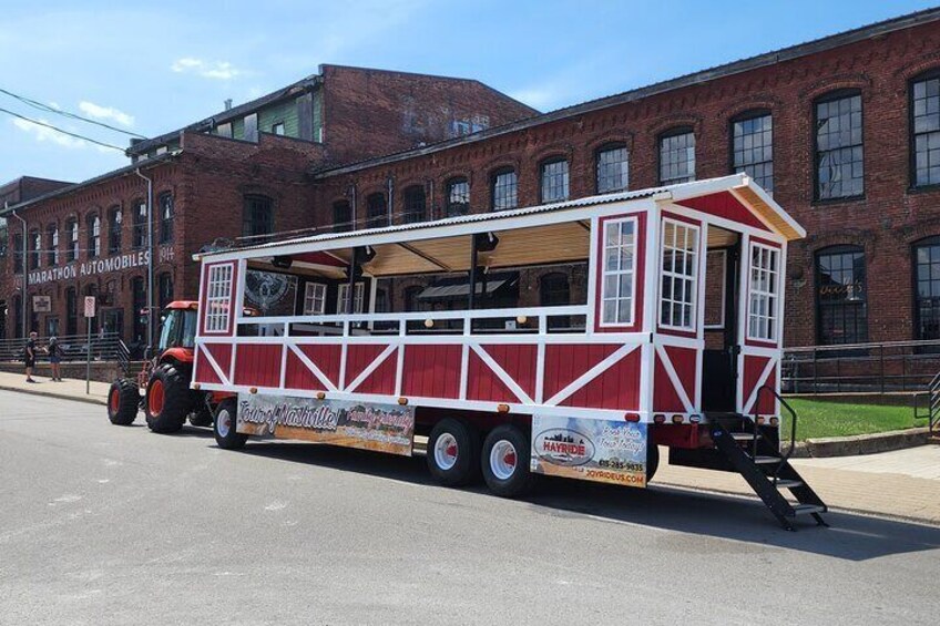 Night-Time Hayride Sightseeing Tractor Tour of Nashville