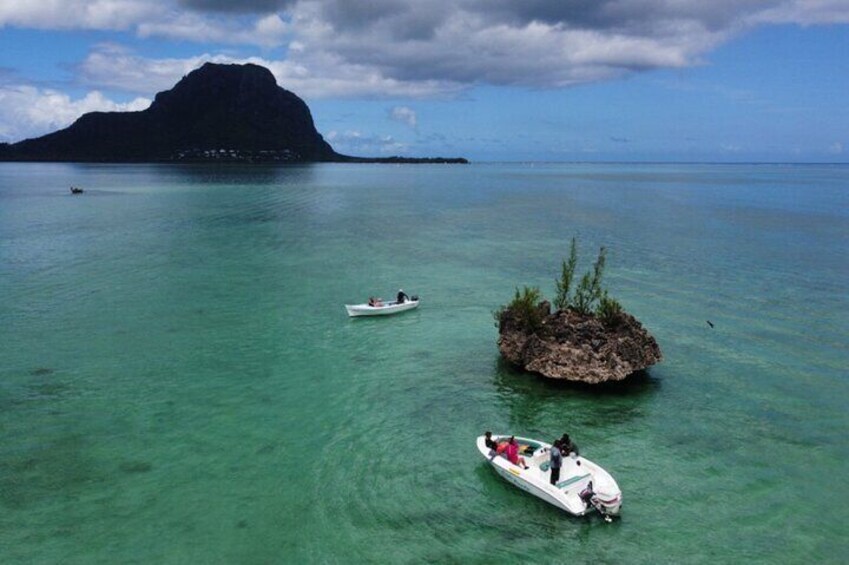 Private Havanah Boat Full Day Adventure in Mauritius 