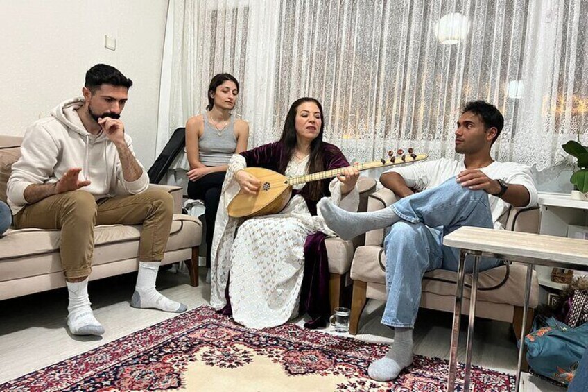 Musician Halide's Kurdish Music Session