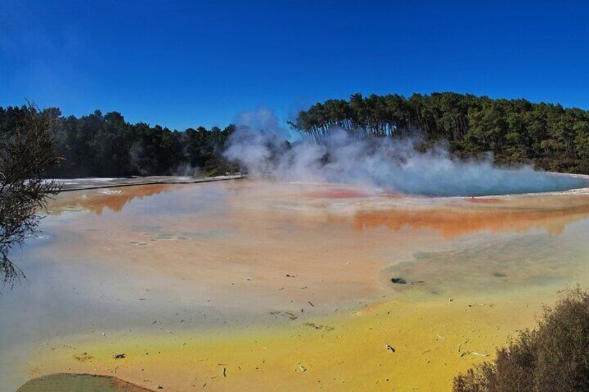 Private Rotorua Taupo Tour in Waiotapu Wonderland and Huka Falls