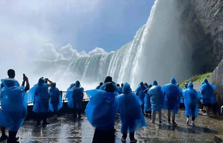 Toronto: Niagarafallene, båttur og reise bak fossen