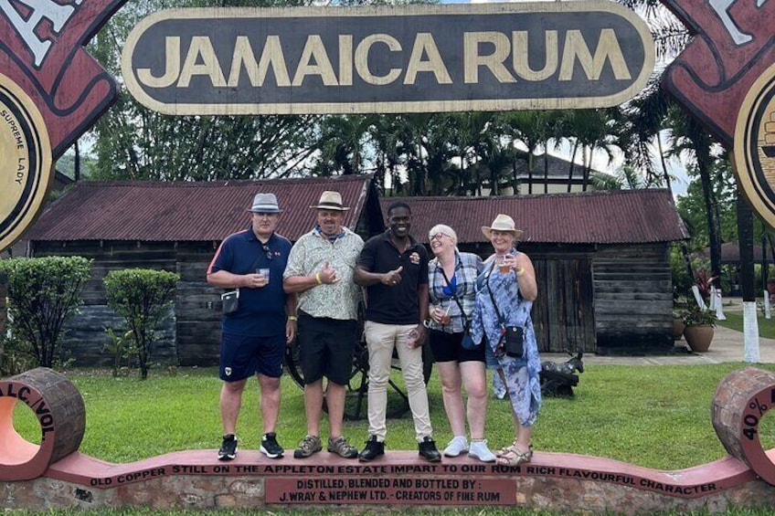 Appleton YS Falls, Safari and Distillery Tour with Transfer