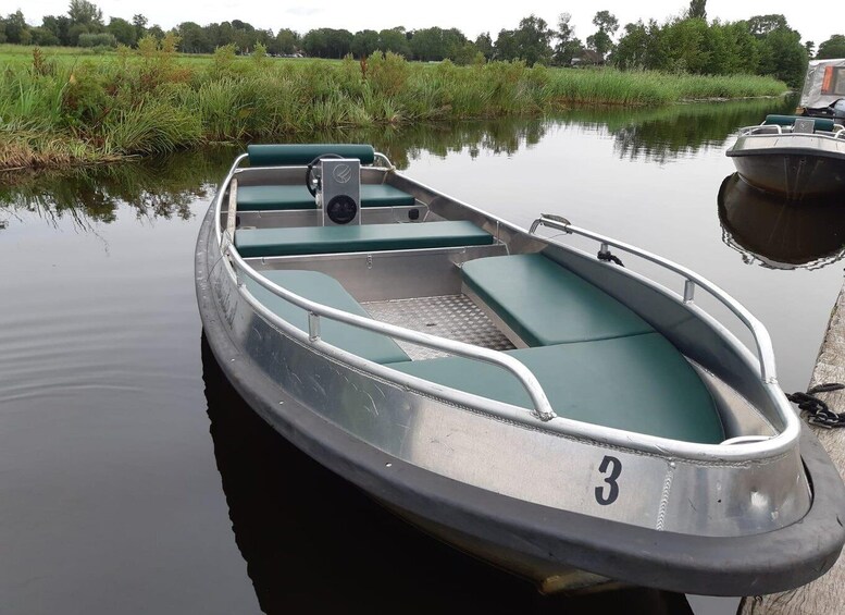 Picture 1 for Activity Giethoorn: 2 Hours 6 persons boat steeringwheel + cushions