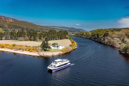 Dochgarroch : Canal calédonien et croisière de 50 minutes du Loch Ness