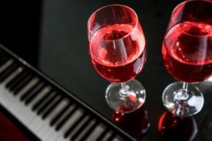 Musical experience with pianos and wine in Buenos Aires