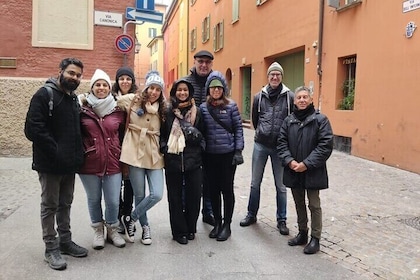 Historic Center Walking Tour in Bologna