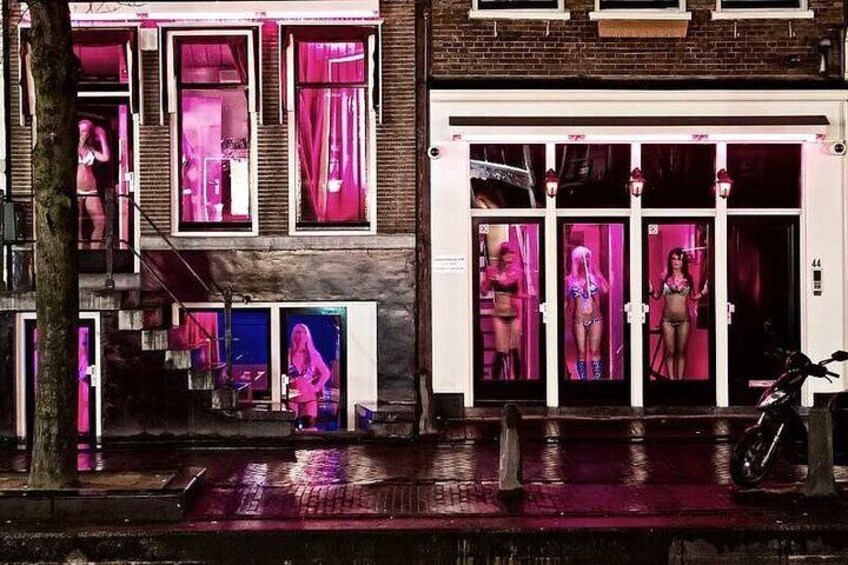 Red Light District Primetime Private Tour for 18+ Only 